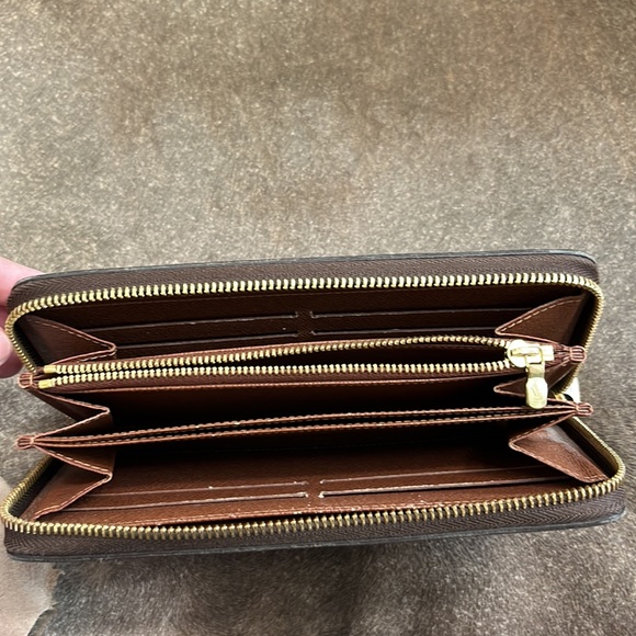 LOUIS VUITTON Zippy Wallet Long Monogram - Picture 14 of 14